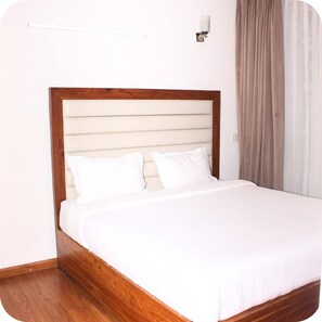 Apartment, 3 Bedrooms, Accessible, Smoking - Luxurious 3bhk Apartment in Gurgaon With City and Garden Views (Gurugram)