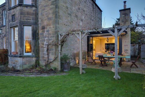 Eskbank Terrace Spacious House