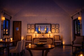 Bar (on property) - Aloof The Jungle Lodge Ghanerao (Desuri)