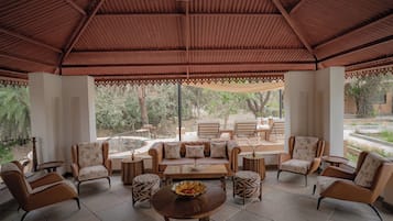 Lobby lounge