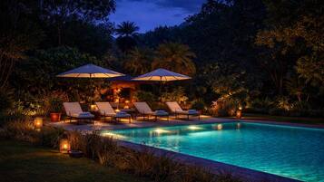 สระว่ายน้ำ