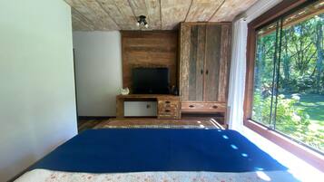 Blackout curtains, iron/ironing board, free WiFi