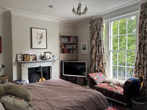 4 slaapkamers, een strijkplank/strijkijzer, wifi, beddengoed