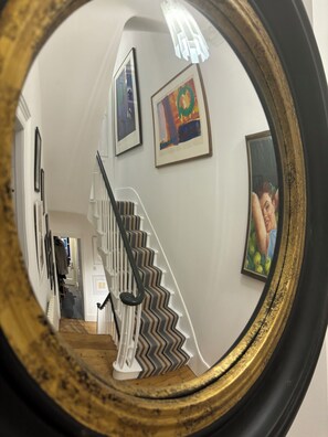 Interior - Light- filled Georgian townhouse with big sunny garden on Islington square (London)