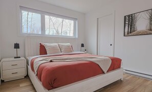 3 Schlafzimmer, Schreibtisch, Bügeleisen/Bügelbrett, Reisekinderbett