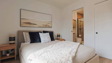 3 camere, una scrivania, ferro/asse da stiro, culla da viaggio