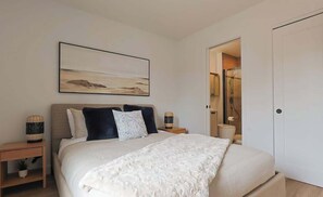 3 bedrooms, iron/ironing board, travel crib, WiFi