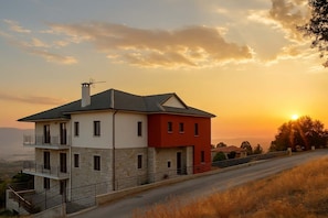 Apartment | 1 bedroom, Internet - Arktos Hotel Double Room With Mountain View (Ioannina)