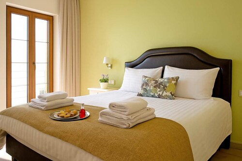 Arktos Hotel Deluxe Suite With Lake View