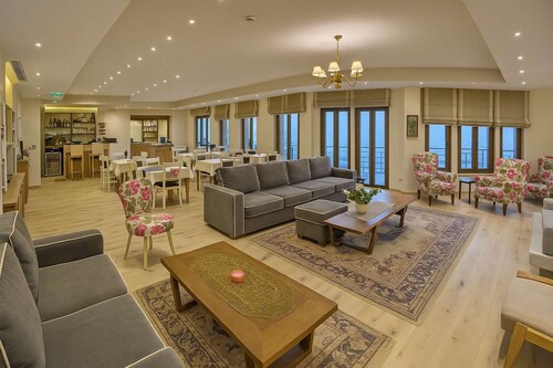 Arktos Hotel Cozy Triple Room With Scenic Views