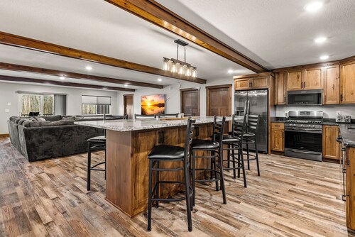 Massive 13BR Lodge Near Trails & Lakes – Built for Big Groups