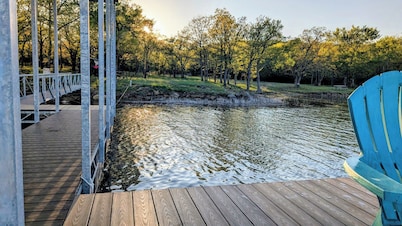 Private Lake Escape w/Covered Dock+Fire Pit