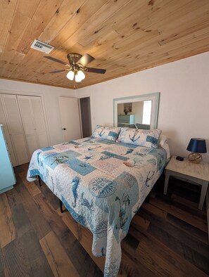 2 bedrooms, desk, iron/ironing board, free WiFi