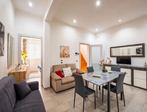 Casa | Área de estar | TV 32 polegadas com canais a cabo, filmes pagos