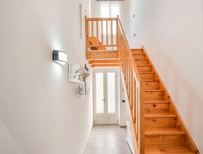 Casa | Área de estar | TV 32 polegadas com canais a cabo, filmes pagos