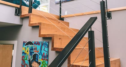 The Cube â A One-of-a-Kind Modernist Country Retreat