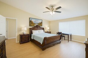 4 bedrooms, desk, iron/ironing board, travel cot - Private Temecula Getaway | Walk to Wineries (Temecula)