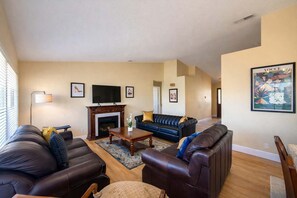 TV, fireplace, offices