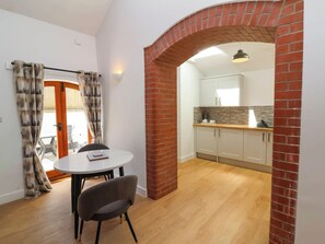 洗碗機、鍋具/餐盤/廚房用品