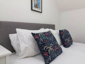 3 bedrooms, individually decorated, individually furnished, free WiFi - Bumblebee Meadows (Bideford)