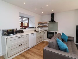 Dishwasher, cookware/dishes/utensils