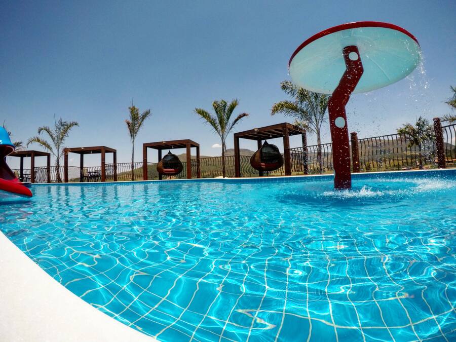 Indoor pool, 3 outdoor pools