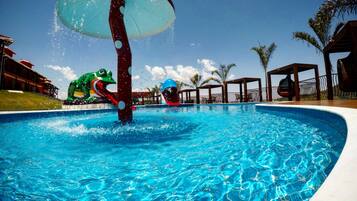 Indoor pool, 3 outdoor pools