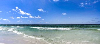 Walk to Beach: Condo in Pensacola w/ Pool Access