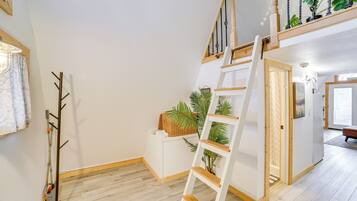 ุงูู
ูุดุฃุฉ ู
ู ุงูุฏุงุฎู