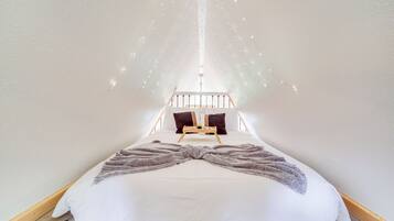 Apartment (0 Bedroom) | Interior