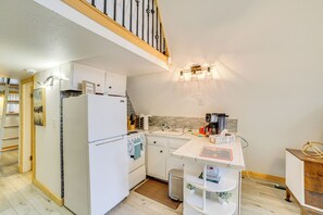 Apartment (0 Bedroom) | Interior