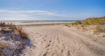 1 Block to Brigantine Beach: Breezy Home w/ Patio!