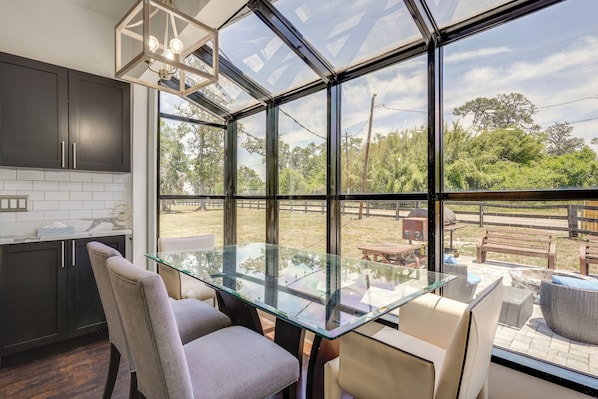 House (4 Bedrooms) | Front of property