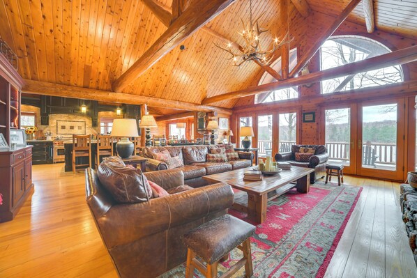 House (4 Bedrooms) | Front of property