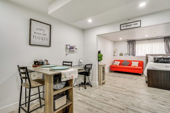 Apartment (0 Bedroom) | Front of property - Cozy Couple's Retreat in Salt Lake City Area! (Magna)