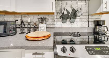 Cozy Couple's Retreat in Salt Lake City Area!