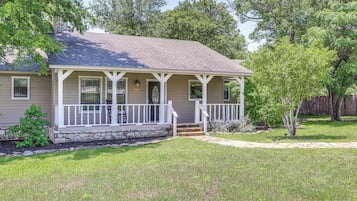 House (3 Bedrooms) | Front of property