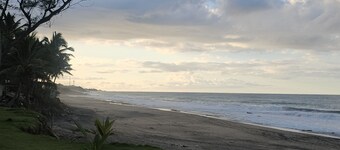 Ideal house for families and/or friends with three bedrooms just steps from the beach.