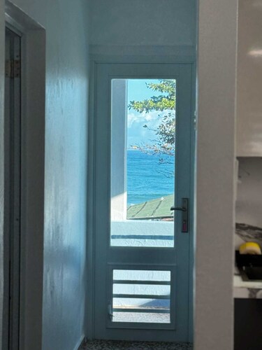 Ideal house for families and friends with 3 bedrooms just steps from the beach.