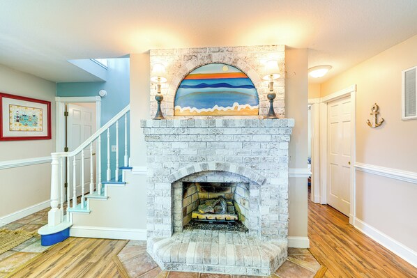 House (3 Bedrooms) | Interior - Hot Tub & Bay Views: Outer Banks Home (Kill Devil Hills)