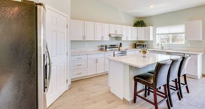 Mtn Views: Spacious Family Home in Casa Grande!