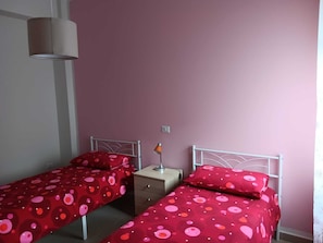 3 bedrooms, free WiFi, bed sheets