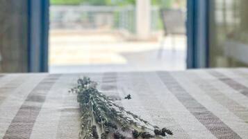 Apartment | 2 bedrooms, Internet