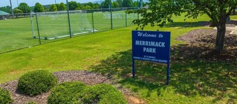 Hunstville Modern Studio Retreatsleeps 2