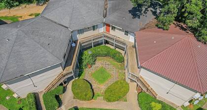 Hunstville Modern Studio Retreatsleeps 2