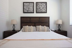 4 bedrooms, iron/ironing board, WiFi, bed sheets