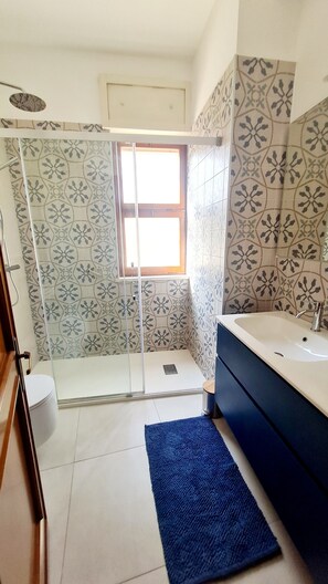 Appartement (2 Bedrooms) | Salle de bain