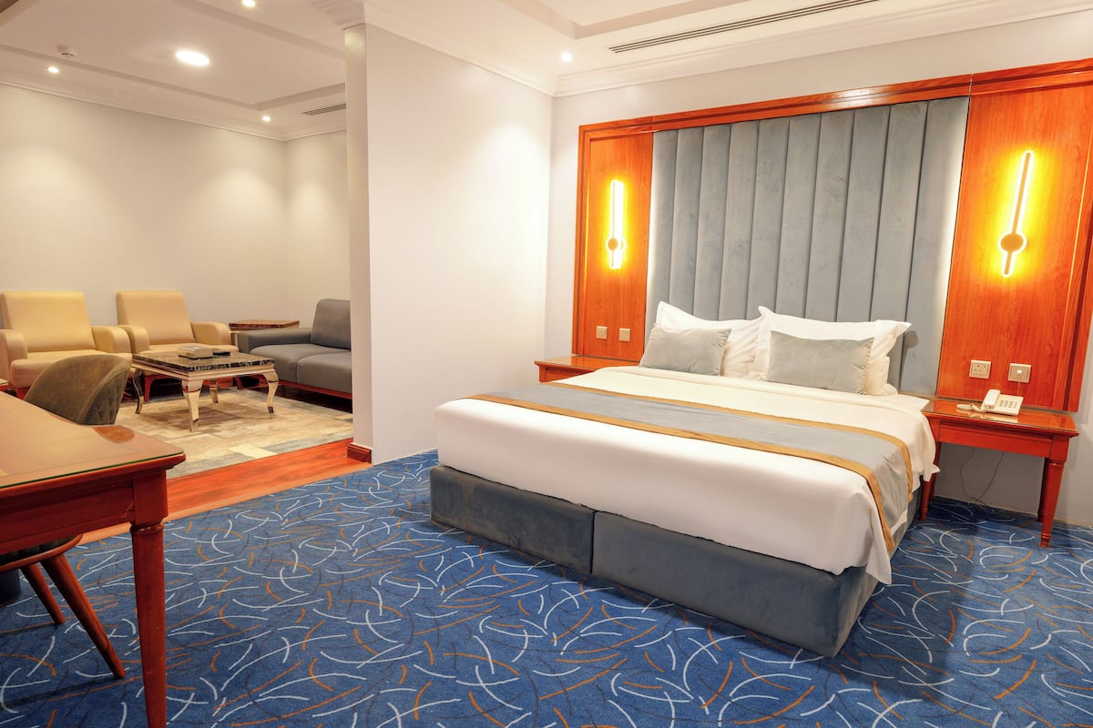 1 bedroom, in-room safe, desk, soundproofing