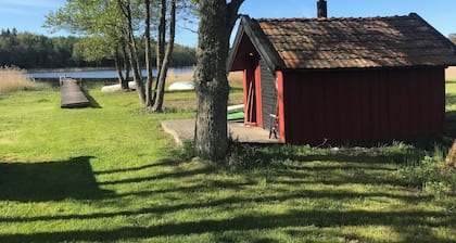 Charming cottage on horse farm with lake and sauna
