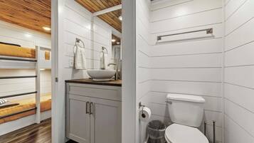 淋浴設備、提供毛巾